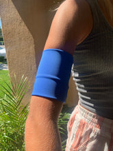 Load image into Gallery viewer, Ocean Blue Neoprene Sensor Arm Band Cover